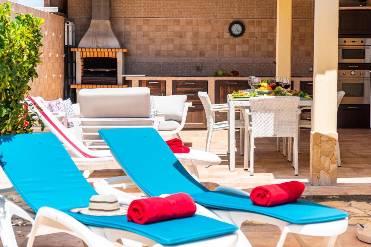 Beautiful Villa Anna With Heated Pool 阿德耶 外观 照片